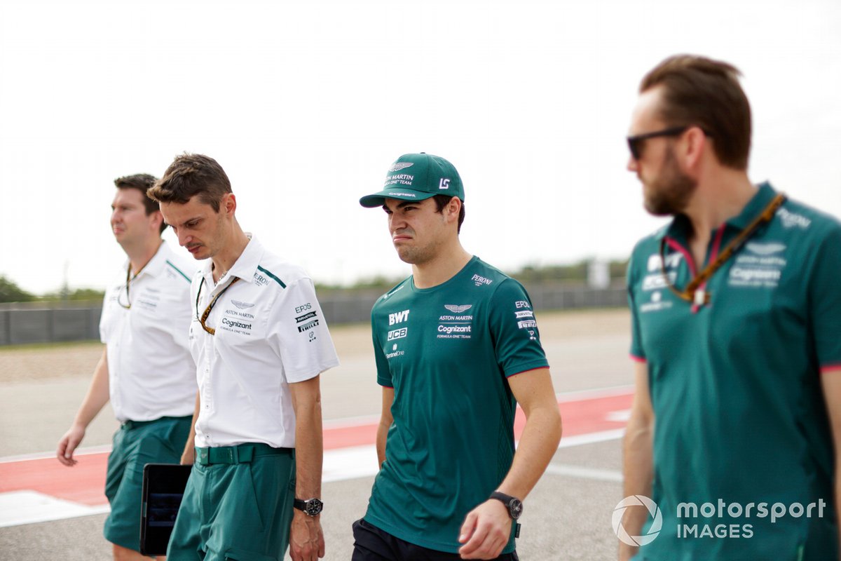 Lance Stroll, Aston Martin camina por la pista