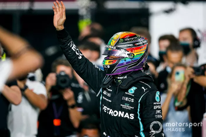 Ganador de la carrera Lewis Hamilton, Mercedes
