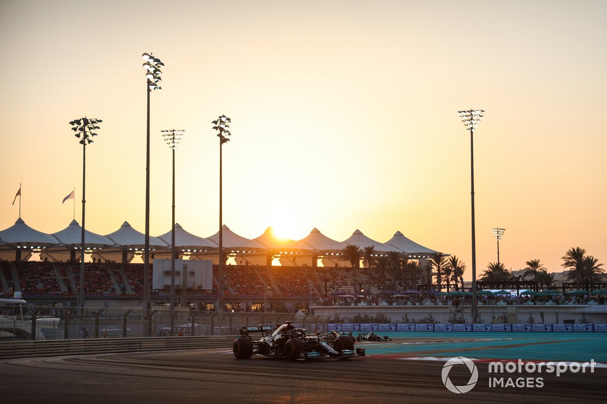 Lewis Hamilton, Mercedes W12
