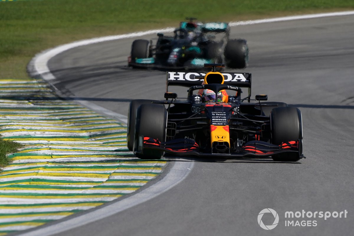 Max Verstappen, Red Bull Racing RB16B, Lewis Hamilton, Mercedes W12