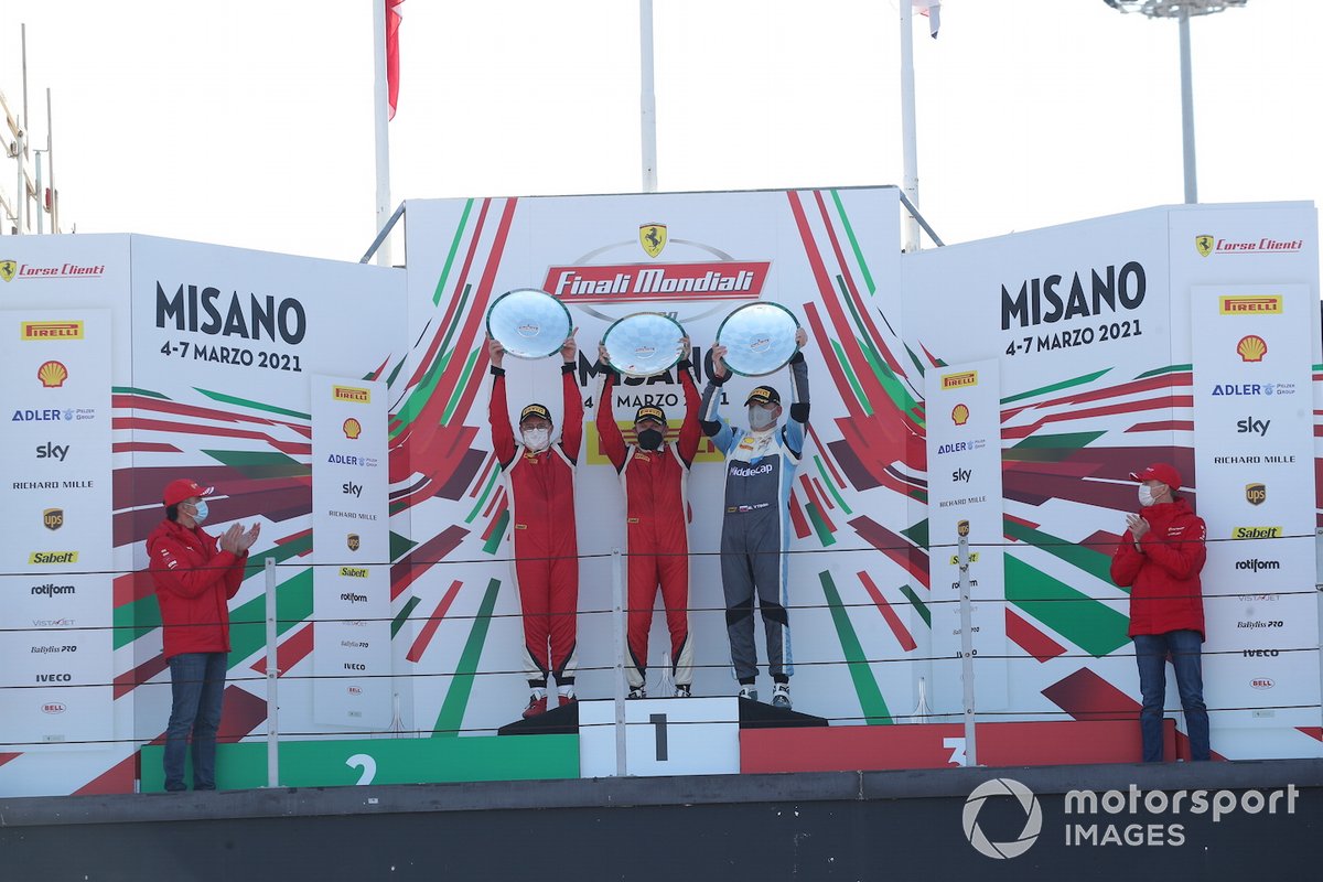 Podio classe AM: primo posto Michael Simoncic, Baron Motorsport, secondo posto Alex Fox, SF Grand Est Mulhouse e a terzo posto Matus Vyboh, Scuderia Praha