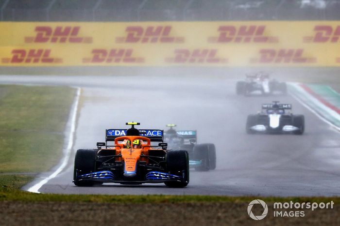 Lando Norris, McLaren MCL35M, Valtteri Bottas, Mercedes W12, George Russell, Williams FW43B