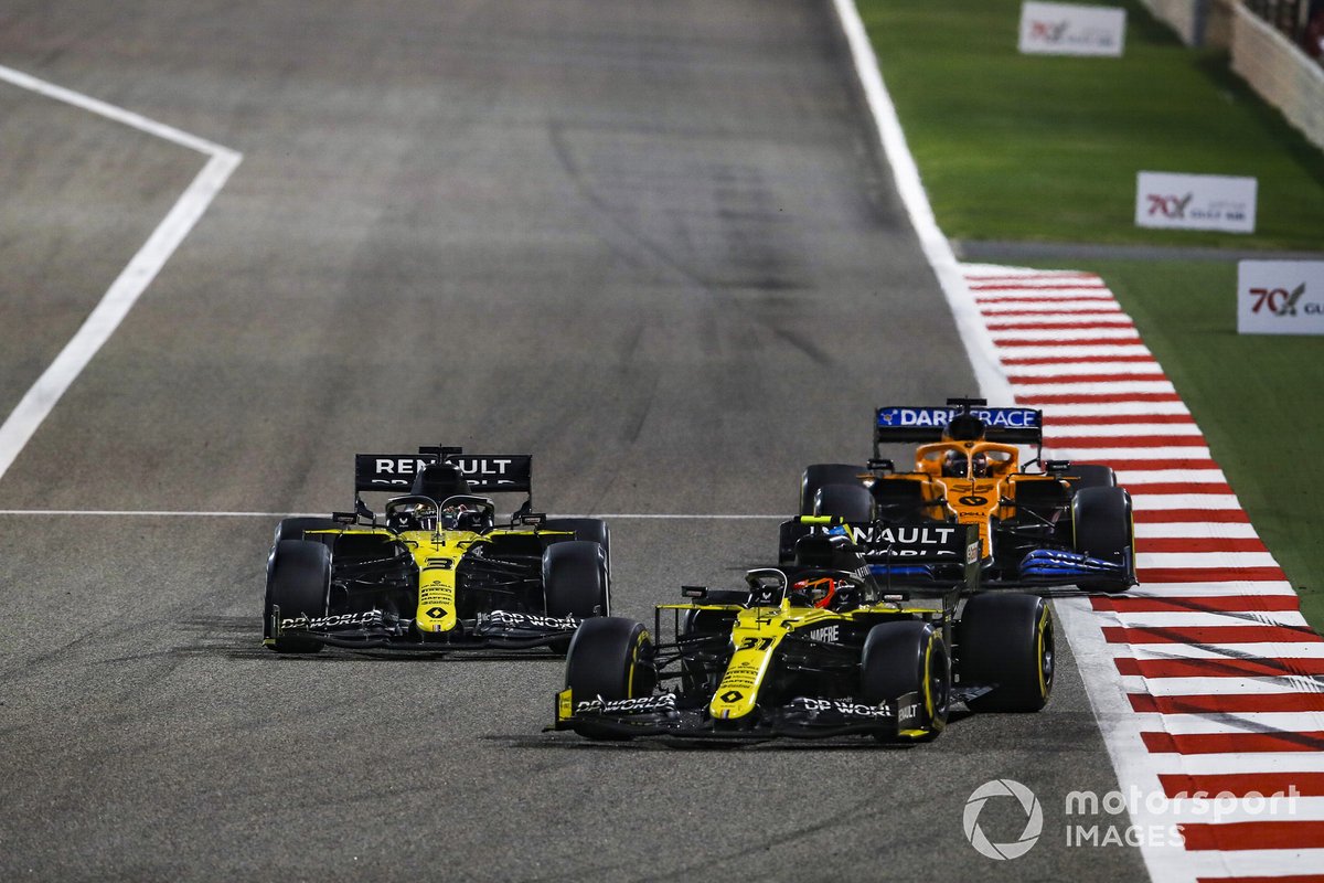 Esteban Ocon, Renault F1 Team R.S.20, Daniel Ricciardo, Renault F1 Team R.S.20, e Carlos Sainz Jr., McLaren MCL35