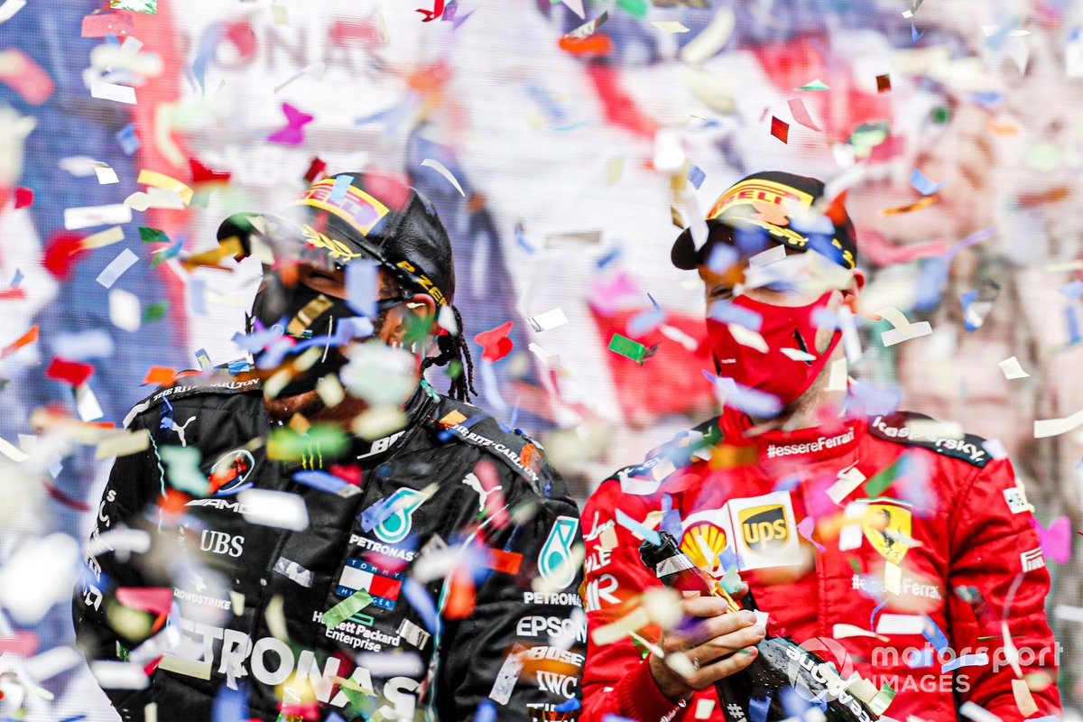 Podio: ganador y campeón del mundo Lewis Hamilton, Mercedes-AMG F1 y tercer lugar Sebastián Vettel, Ferrari