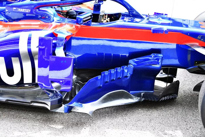 Bargeboards del Scuderia Toro Rosso STR13