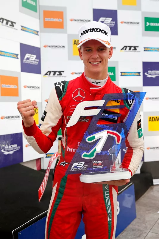 Podium: Le vainqueur Mick Schumacher, PREMA Theodore Racing Dallara F317 - Mercedes-Benz