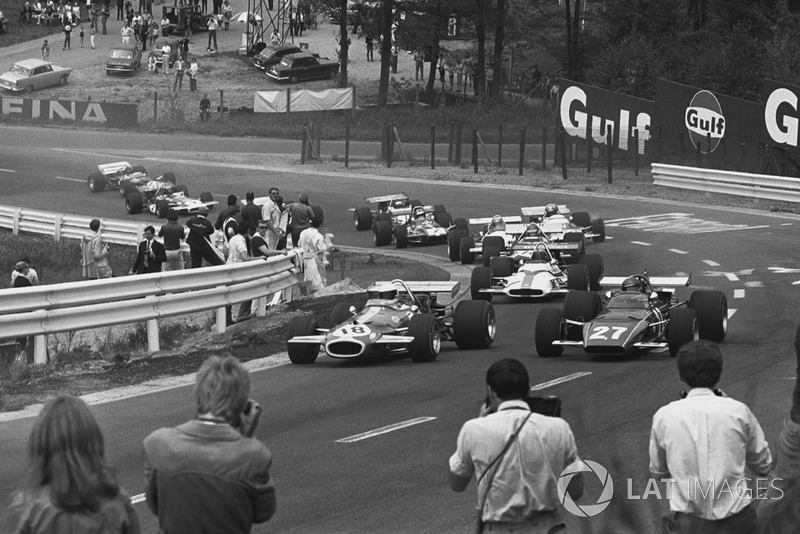 Jack Brabham, Brabham BT33-Ford, precede Jacky Ickx, Ferrari 312B