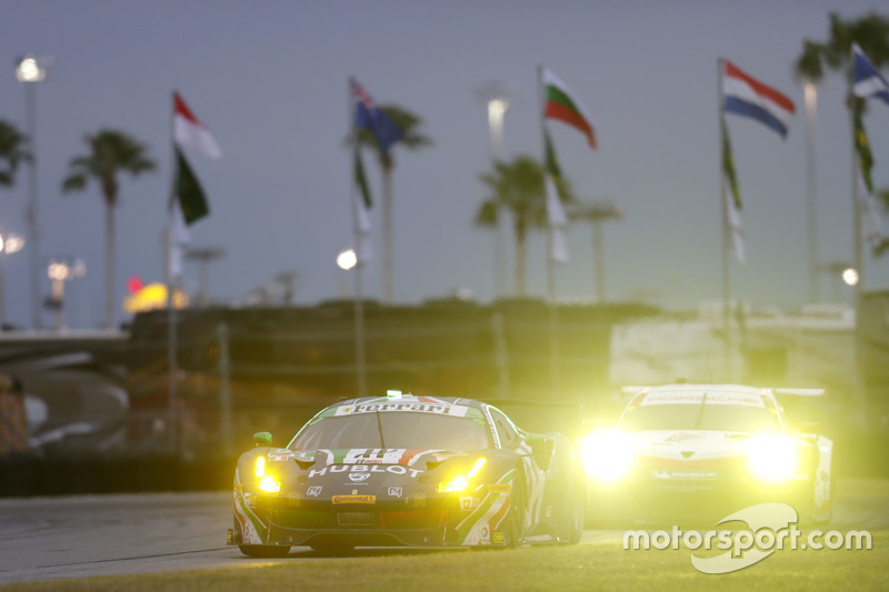 №51 Spirit of Race Ferrari 488 GT3: Питер Манн, Маурицио Медиани, Алессандро Пьергвиди, Давиде Ригон