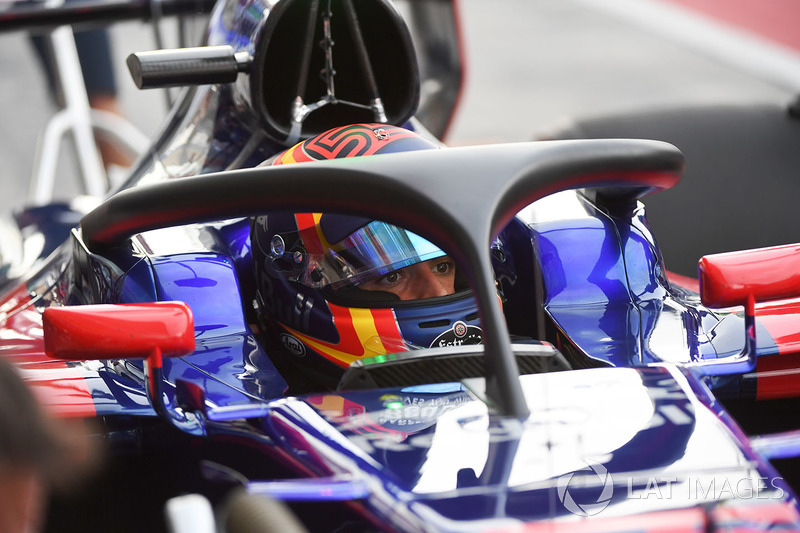 Carlos Sainz Jr., Scuderia Toro Rosso STR12, con el halo