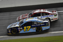 Ricky Stenhouse Jr., Roush Fenway Racing Ford, Ryan Blaney, Wood Brothers Racing Ford
