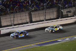 Ricky Stenhouse Jr., Roush Fenway Racing Ford, Michael McDowell, Leavine Family Racing Chevrolet