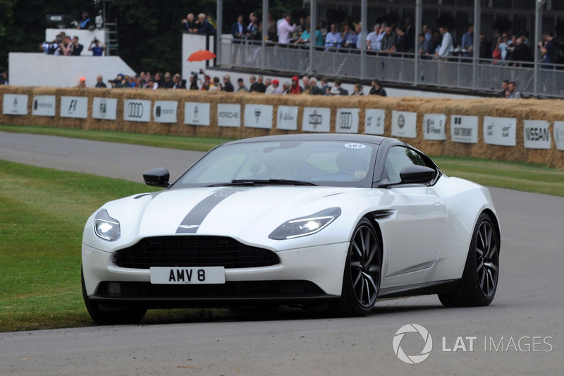 Aston Martin V8