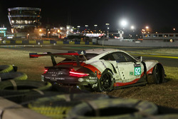 #92 Porsche GT Team Porsche 911 RSR: Michael Christensen, Kevin Estre, Dirk Werner crash