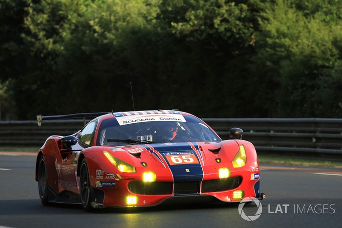 60°: #65 Scuderia Corsa Ferrari 488 GTE: Christina Nielsen, Alessandro Balzan, Bret Curtis
