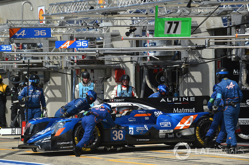 #36 Signatech Alpine A470 Gibson: Gustavo Menezes, Romain Dumas, Matt Rao