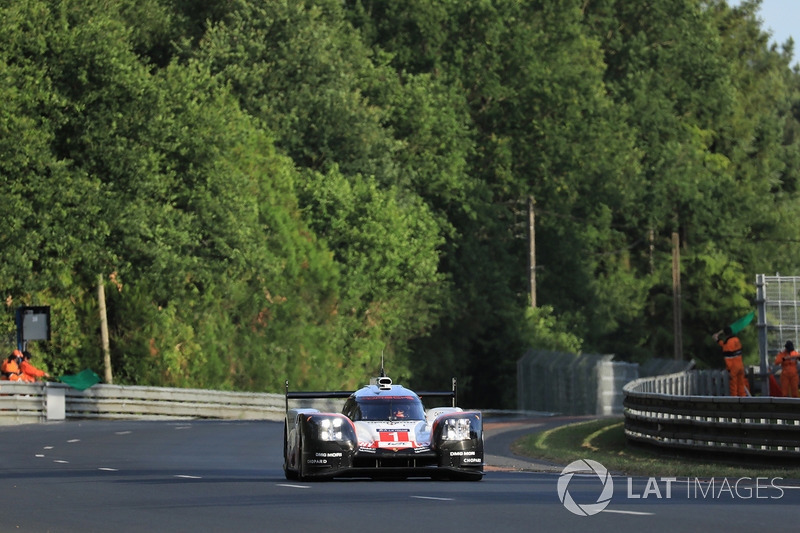 #1 Porsche Team Porsche 919 Hybrid: Neel Jani, Andre Lotterer, Nick Tandy