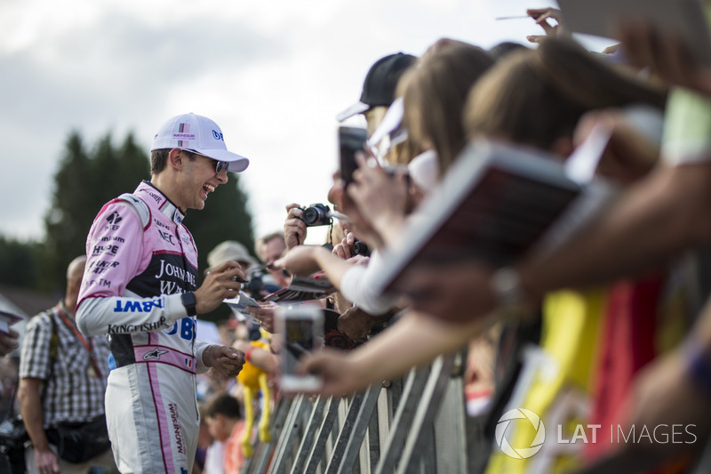 Esteban Ocon, Sahara Force India F1 signs autographs for the fans