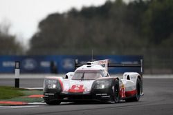 #2 Porsche Team Porsche 919 Hybrid: Timo Bernhard, Earl Bamber, Brendon Hartley