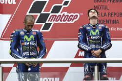 Podium : le vainqueur Maverick Viñales, Yamaha Factory Racing, le deuxième Valentino Rossi, Yamaha Factory Racing