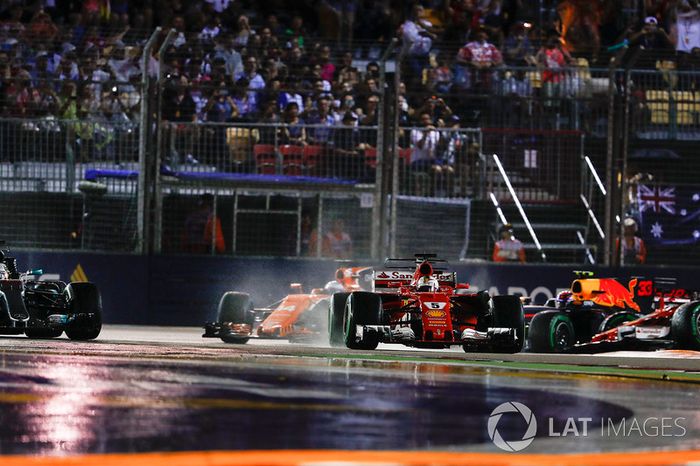 Sebastian Vettel, Ferrari SF70H, Lewis Hamilton, Mercedes AMG F1 W08, Fernando Alonso, McLaren MCL32, Max Verstappen, Red Bull Racing RB13