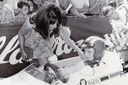 Les Rangiers 1967, Jo Siffert con la prima moglie Sabine, Lola-BMW F2