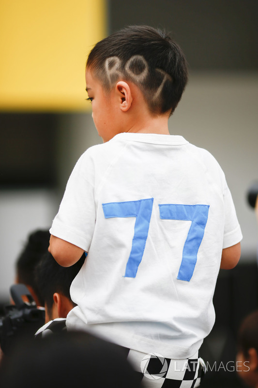 A young fan of Valtteri Bottas, Mercedes AMG F1