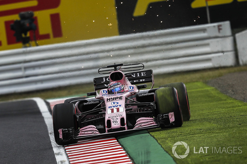 Sergio Perez, Sahara Force India VJM10 lance des étincelles en l'air