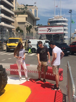 Presley Martono, Mark Burdett Motorsport, Julia Pankiewicz, Mark Burdett Motorsport, dan pelatih bal