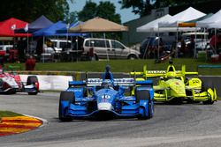 Tony Kanaan, Chip Ganassi Racing Honda, Simon Pagenaud, Team Penske Chevrolet