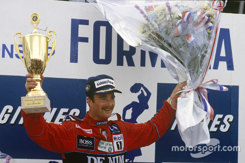 Podium : le vainqueur Nigel Mansell, Williams