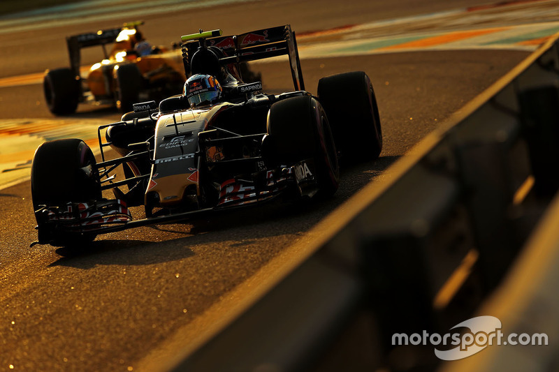 Abandon - Carlos Sainz (Toro Rosso)