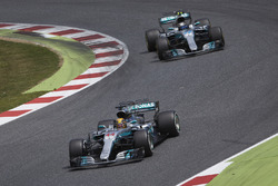 Lewis Hamilton, Mercedes AMG F1 W08, Valtteri Bottas, Mercedes AMG F1 W08