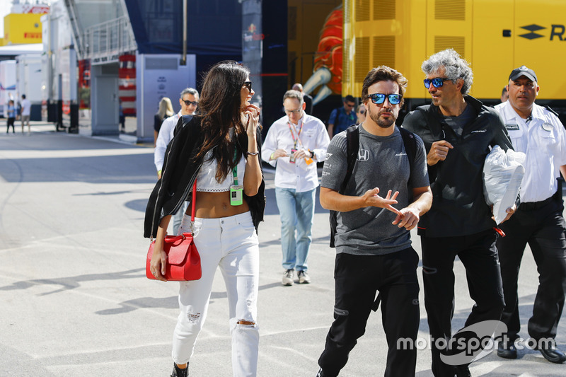 Fernando Alonso, McLaren y su novia, Linda Morselli