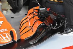 Détails de l'aileron avant de la McLaren MCL32