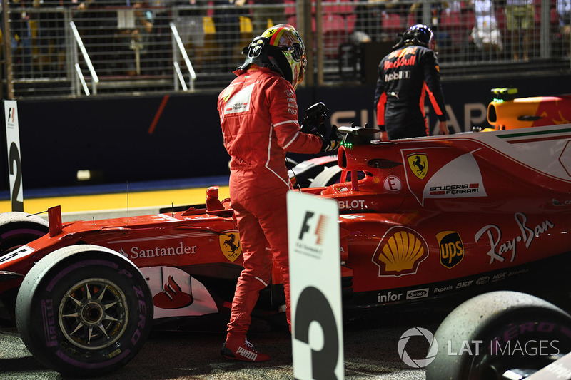 Sebastian Vettel, Ferrari SF70H nel parco chiuso