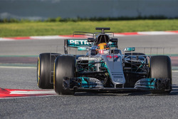 Lewis Hamilton, Mercedes AMG F1 W08 running sensor equipment