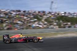 Max Verstappen, Red Bull Racing gösteri sürüşü