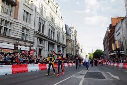 Nico Hulkenberg, Renault Sport F1 Team, Max Verstappen, Red Bull