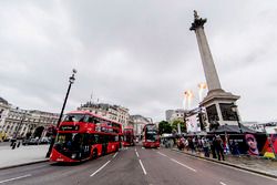 Подготовка к заездам Ф1 в Лондоне. Трафальгарская площадь