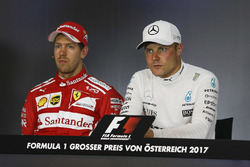 Persconferentie: tweede plaats Sebastian Vettel, Ferrari en winnaar Valtteri Bottas, Mercedes AMG F1