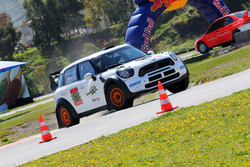 Ralli araçları mücadelesi