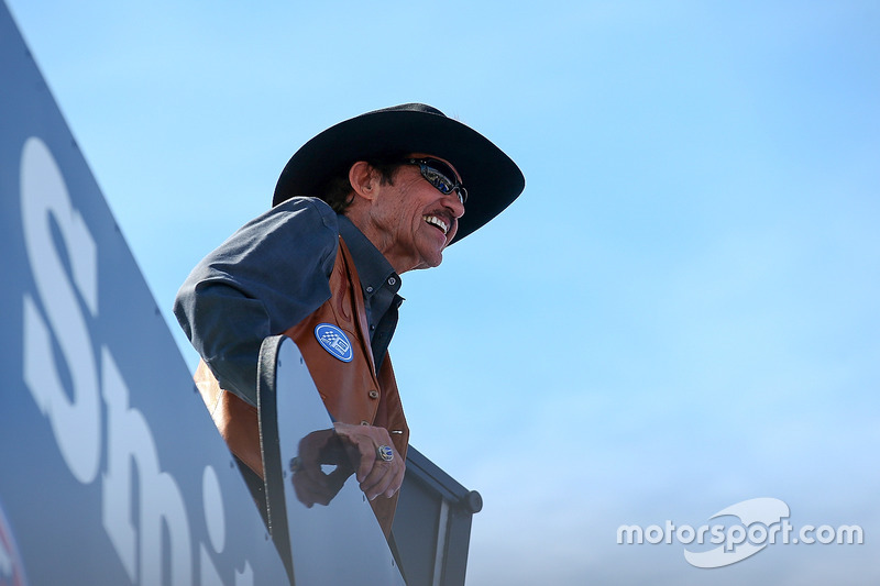 Richard Petty é "The King" Weathers