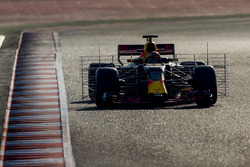 Max Verstappen, Red Bull Racing RB13, carries sensor equipment
