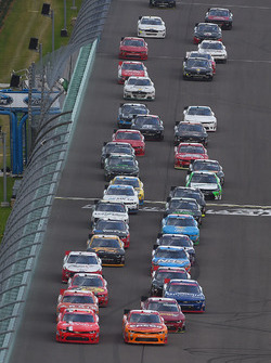 Újraindítás: Justin Allgaier, JR Motorsports Chevrolet, Kyle Larson, Chip Ganassi Racing Chevrolet