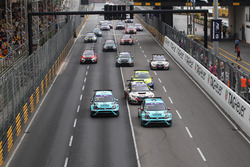 Start Race 1, Stefano Comini, Leopard Racing, Volkswagen Golf GTI TCR leads