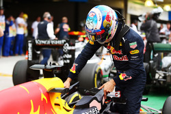 Daniel Ricciardo, Red Bull Racing RB12 dans le Parc Fermé