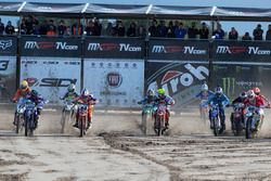 Jeffrey Herlings, Red Bull KTM Factory Racing en Tony Cairoli, Red Bull KTM Factory Racing, bij de start