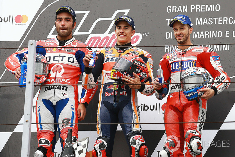 Podium : le vainqueur Marc Marquez, Repsol Honda Team, le deuxième Danilo Petrucci, Pramac Racing, le troisième Andrea Dovizioso, Ducati Team