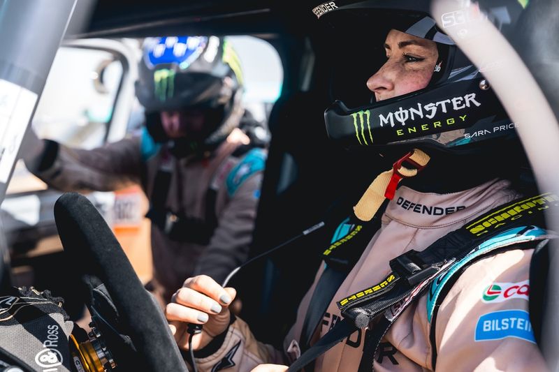 #504 Defender Rally, Defender D7X-R: Sara Price, Sean Berriman 