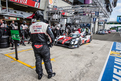 Boxenstopp: #6 Toyota Racing, Toyota TS050 Hybrid: Stéphane Sarrazin, Mike Conway, Kamui Kobayashi